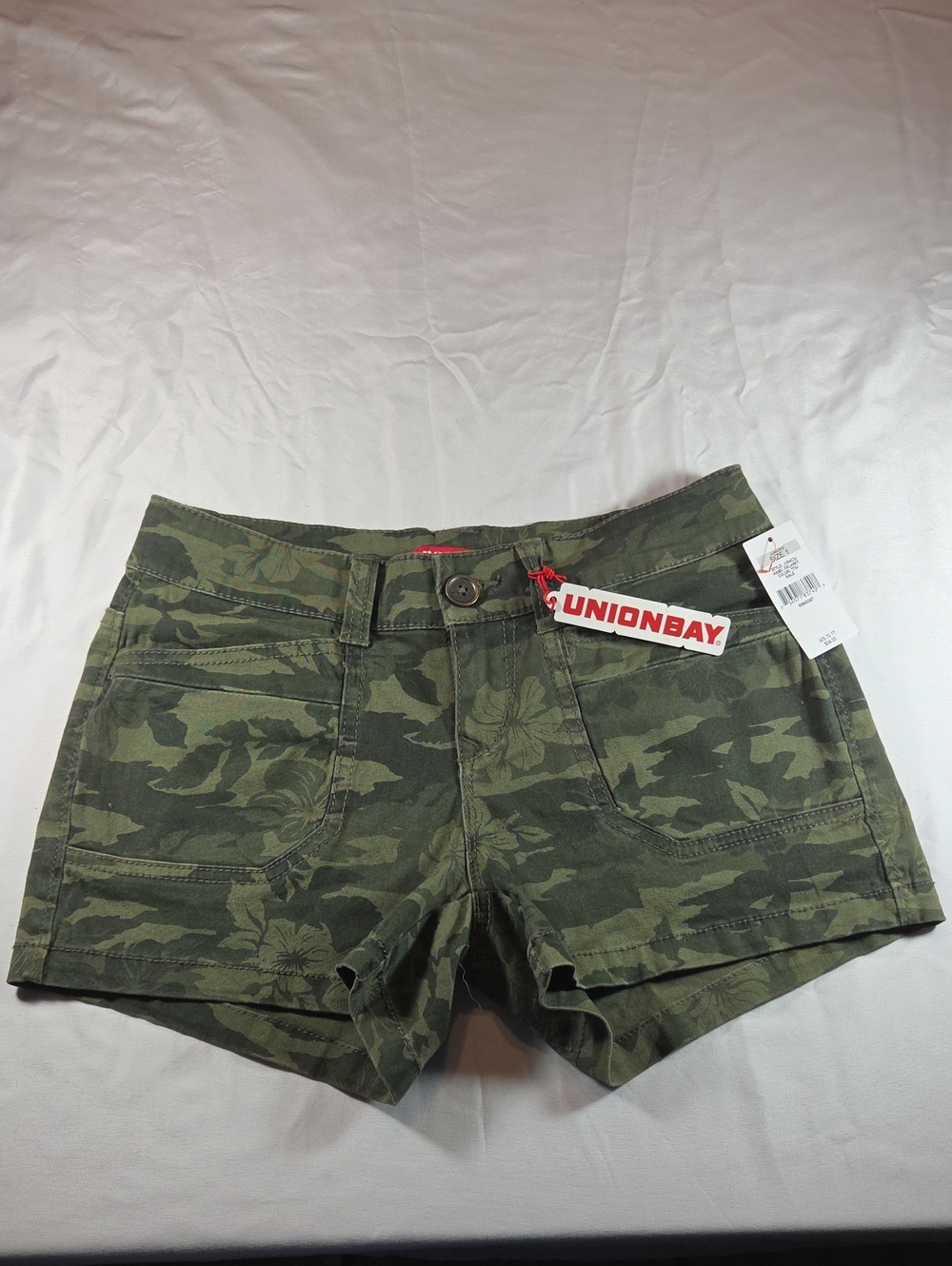 UNIONBAY Women's Green Camo Floral Utility Shorts